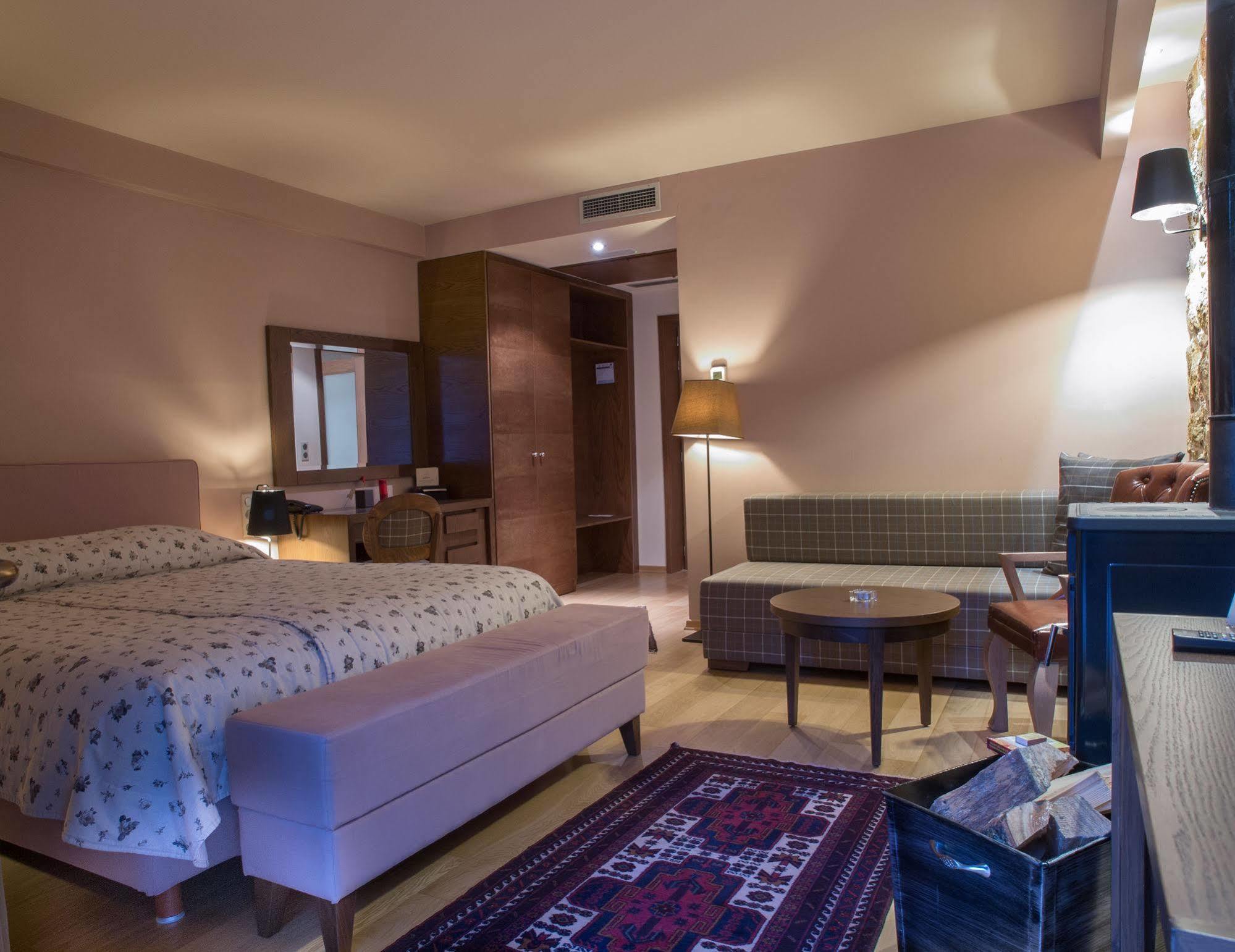 Orizontes Tzoumerkon Hotel Resort Pramanta Eksteriør billede